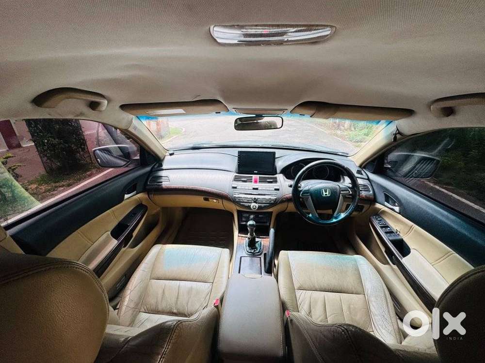 Honda Accord 2.4 Elegance Manual, 2010, Petrol