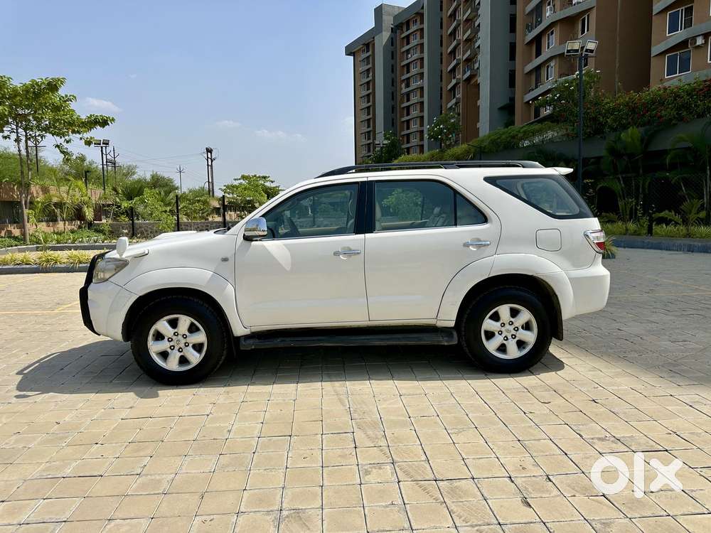 Toyota Fortuner 3.0 4x4 Manual, 2011, Diesel