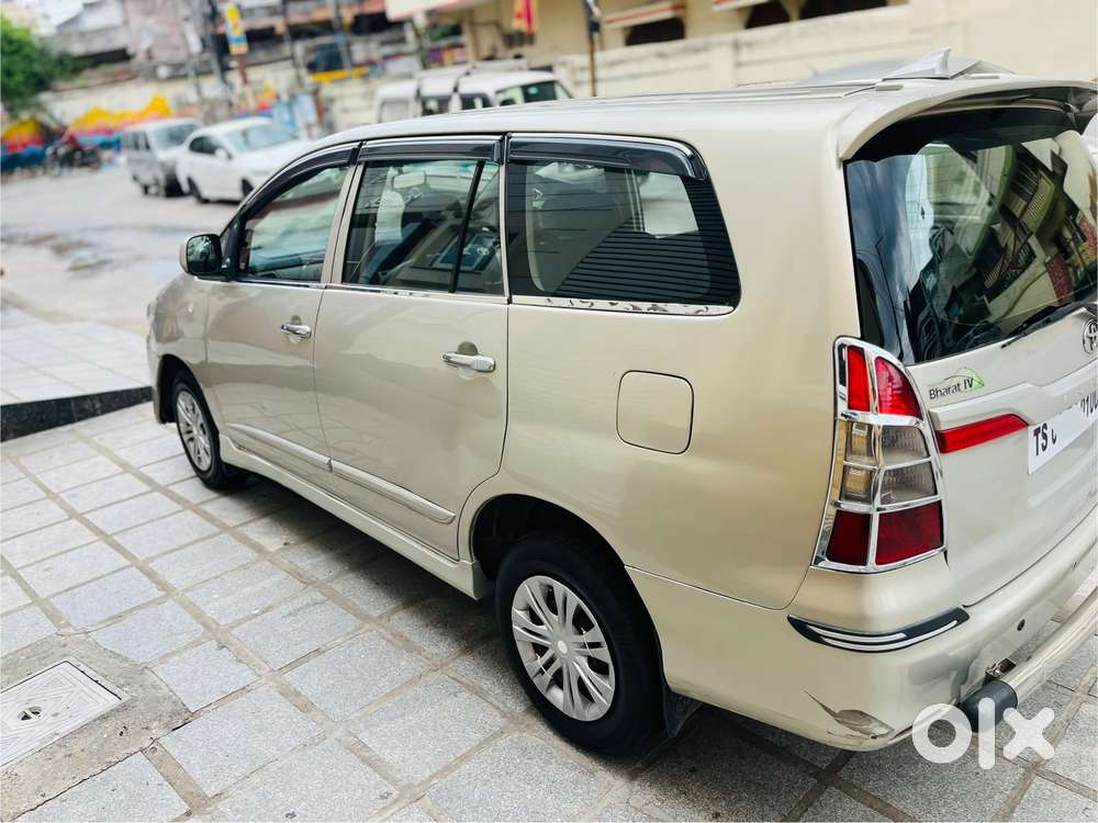 Toyota Innova 2.5 G (diesel) 8 Seater, 2015, Diesel