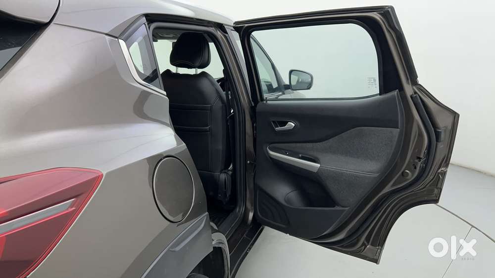 Nissan Magnite 1.0 Xv Premium Turbo Cvt, 2021, Petrol