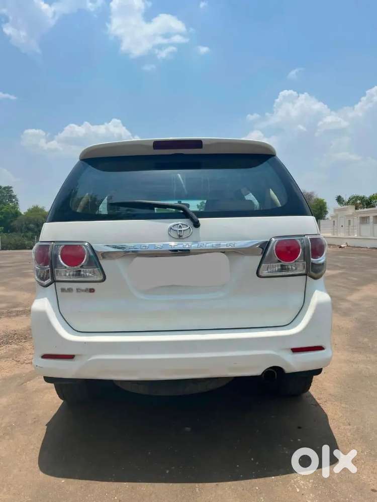 Toyota Fortuner 3.0 Pure White Original Colour.