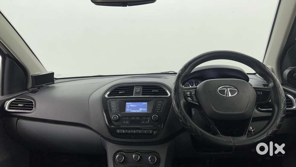 Tata Tigor Xza, 2018, Petrol