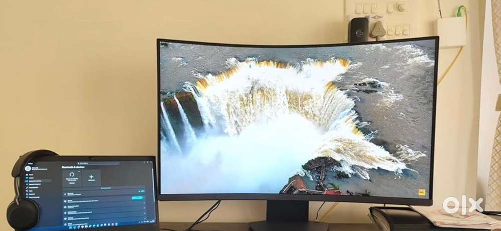 LG 32” CURVED MONITOR WITH WARRANTY