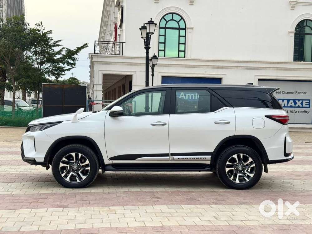 Toyota Fortuner Legender 2025  4/2  Automatic