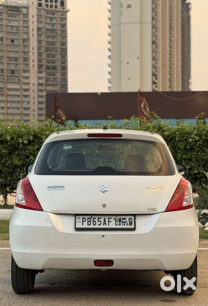 Maruti Suzuki Swift Vxi, 2015, Petrol