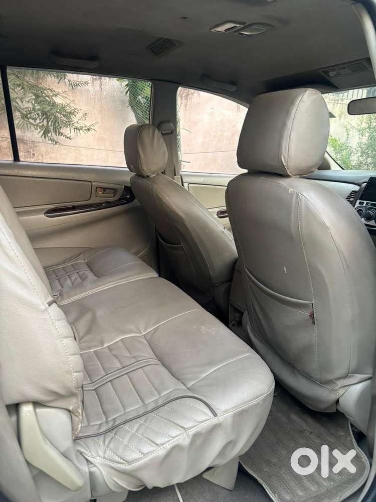 Toyota Innova 2.5 G (diesel) 8 Seater, 2012, Diesel