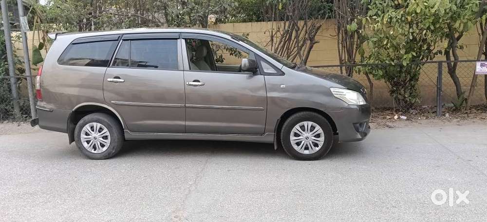 Toyota Innova 2009-2011 2.5 Gx 8 Str, 2012, Diesel