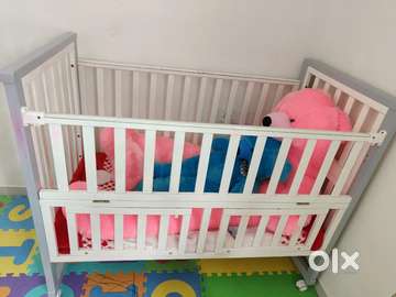 Dwelling cheap baby crib