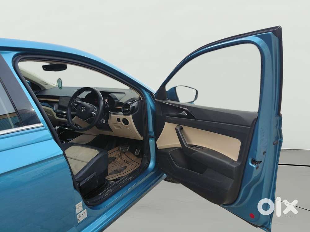 Skoda Slavia Style 1.0l Tsi At, 2022, Petrol