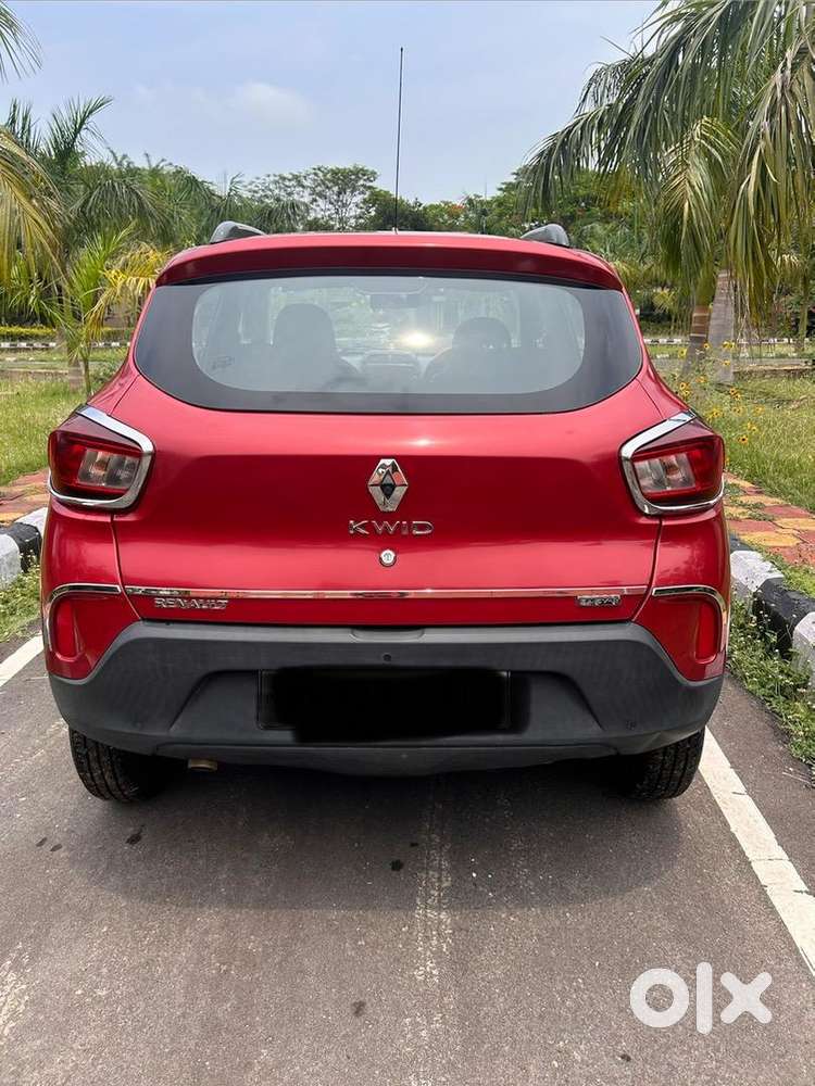 Kwid 1.0 Rxt Optional. In Showroom Condition. Less Driven