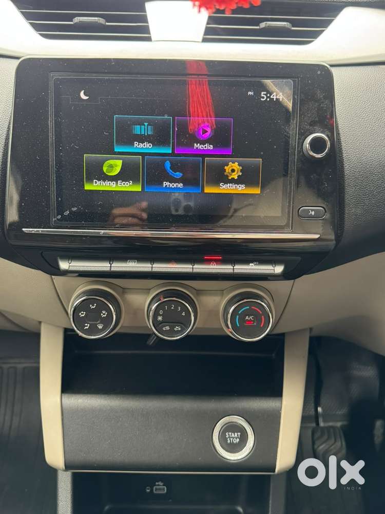 Renault Triber Rxz, 2023, Petrol