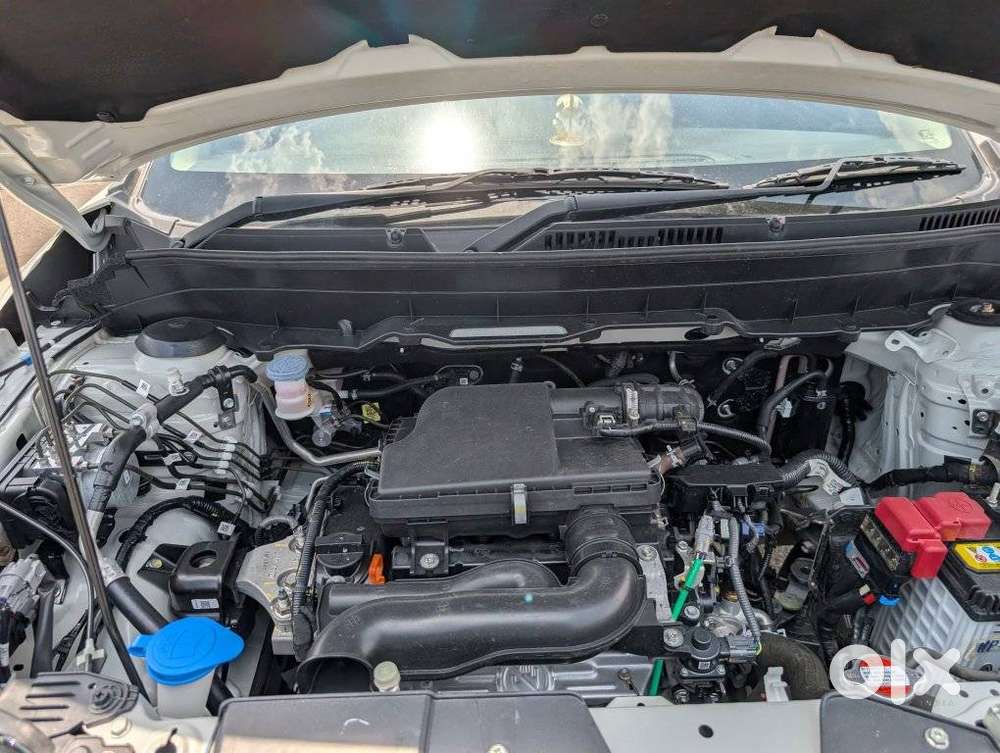 Maruti Suzuki Brezza 1.5 Lxi Smart Hybrid, 2024, Petrol
