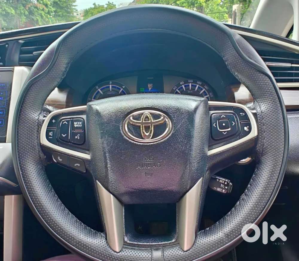 Toyota Innova Crysta 2.8 Zx At 7 Seater, 2017, Diesel