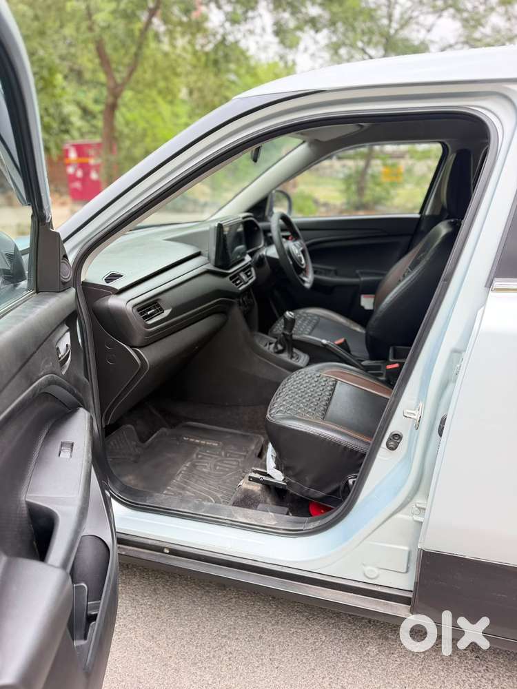 Maruti Suzuki Brezza 1.5 Lxi Cng, 2023, Cng & Hybrids