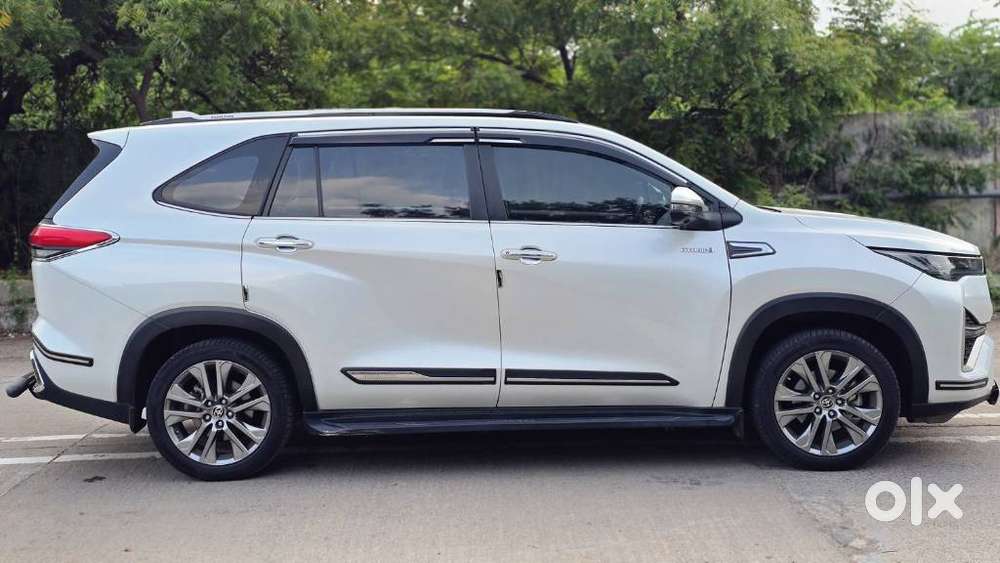 Toyota Innova Hycross Zx(o), 2025, Diesel