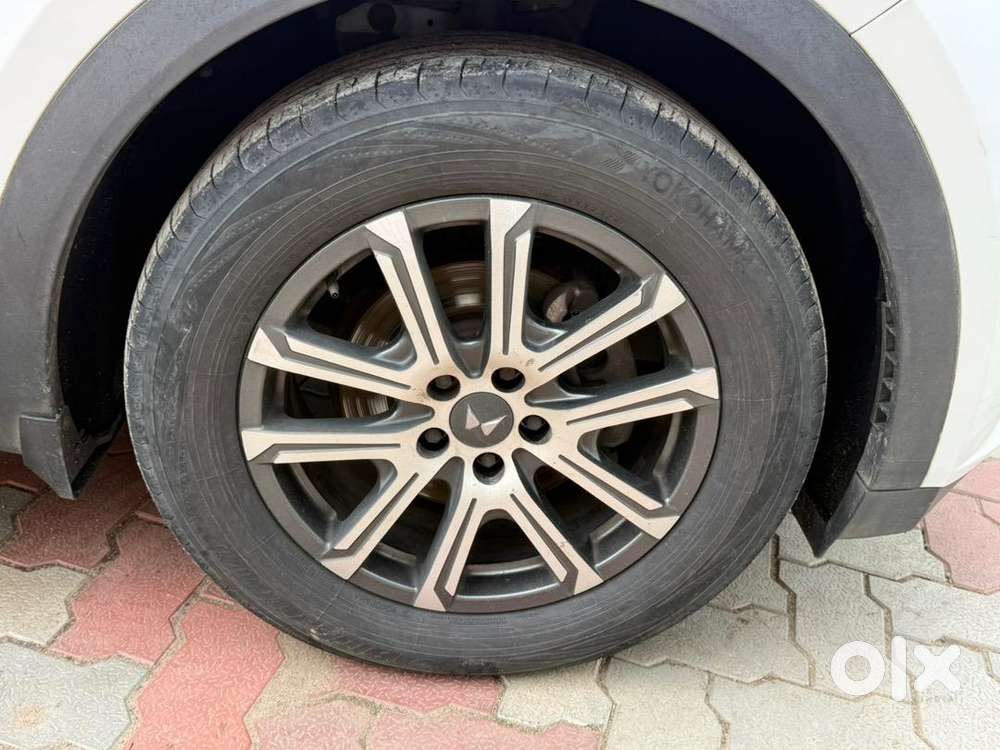 Mahindra Xuv700 2022 Diesel Well Maintained