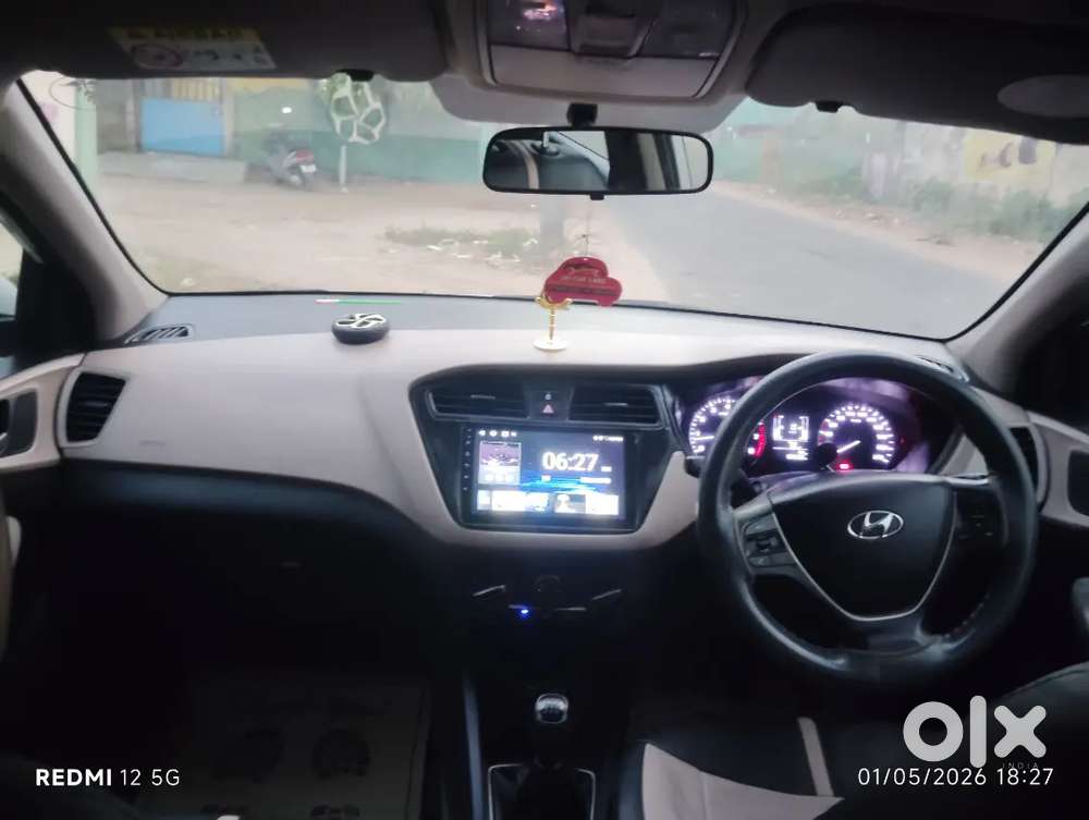 * Hyundai I20 Sportz *