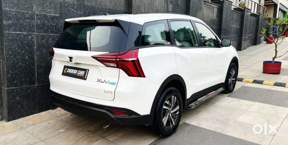 Mahindra Xuv700 2.0 Mx Petrol Mt 5 Str, 2023, Petrol