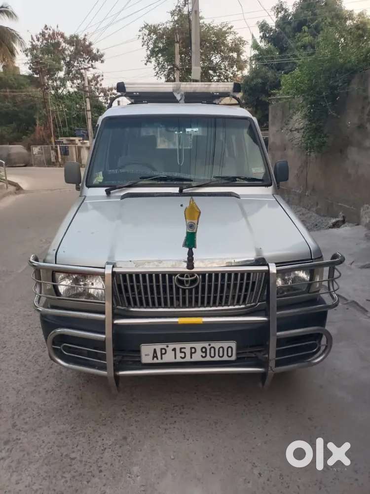 Toyota Qualis 2004 Diesel Well Maintained