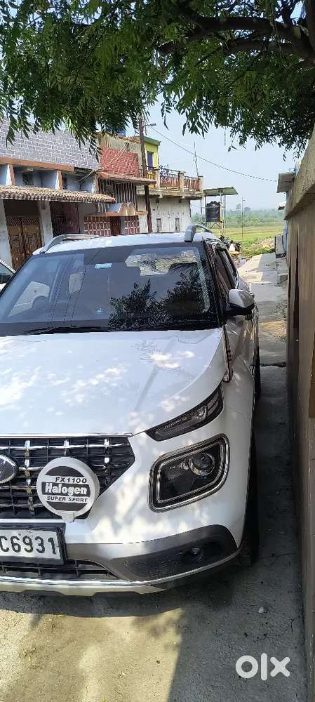 Hyundai Venue 2020 Petrol Well Maintained