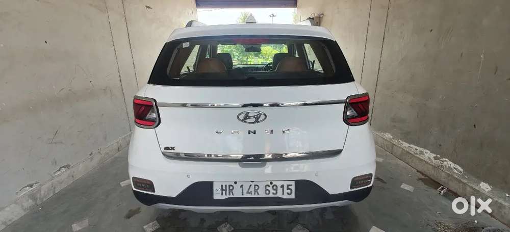 Hyundai Venue 2020 Petrol Well Maintained