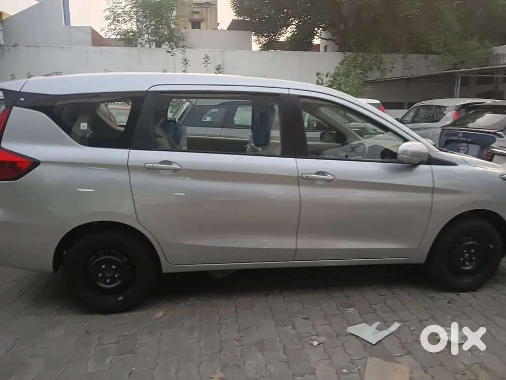 Maruti Suzuki Ertiga 1.5 Vxi 2016