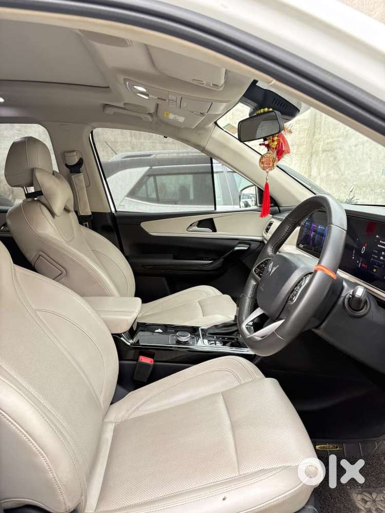 Mahindra Xuv700 2022 Diesel 90000 Km Driven