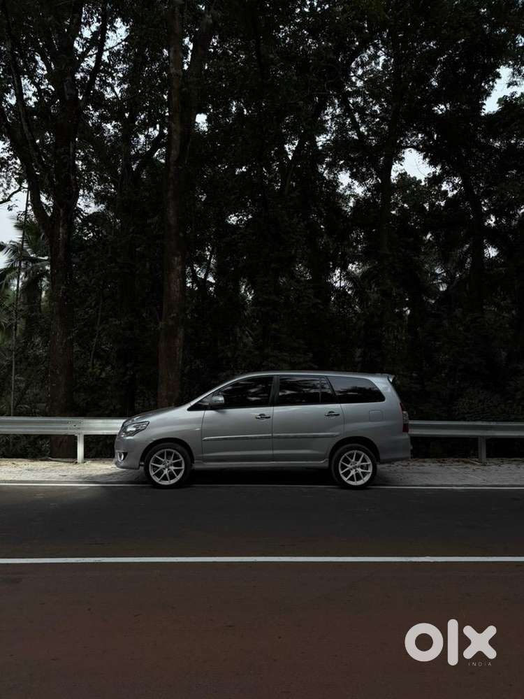 Toyota Innova 2012 Diesel Well Maintained