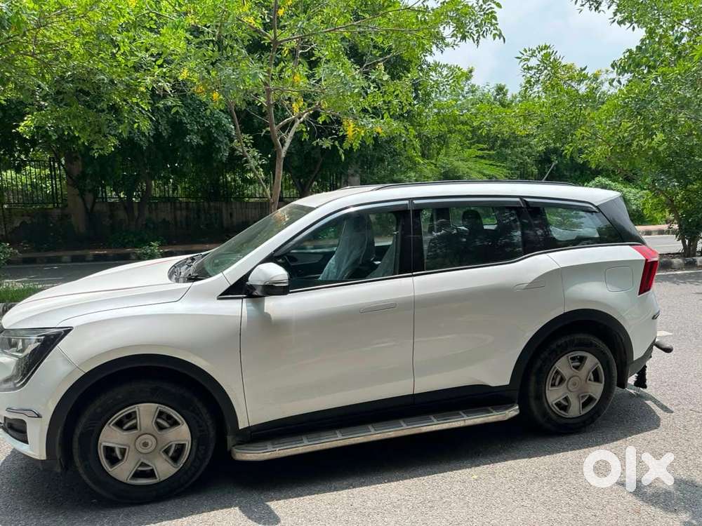 Mahindra Xuv700 2.0 Mx Petrol Mt 5 Str, 2022, Petrol