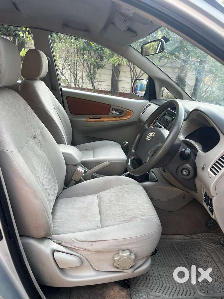 Toyota Innova 2.5 V 7 Str, 2010, Diesel
