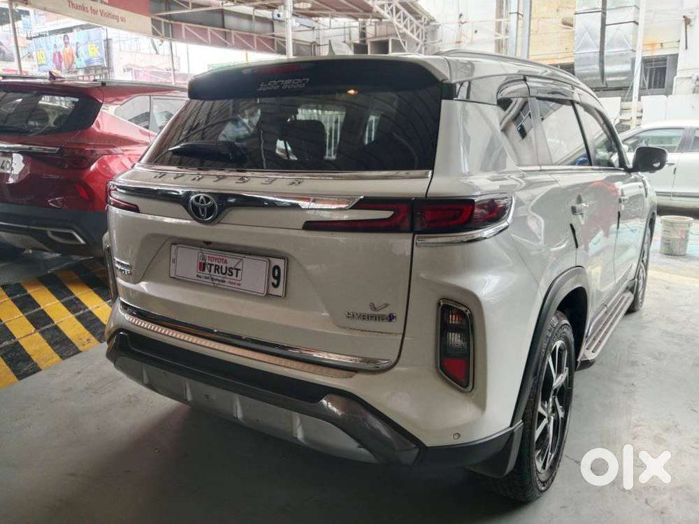 Toyota Urban Cruiser Hyryder, 2023, Petrol