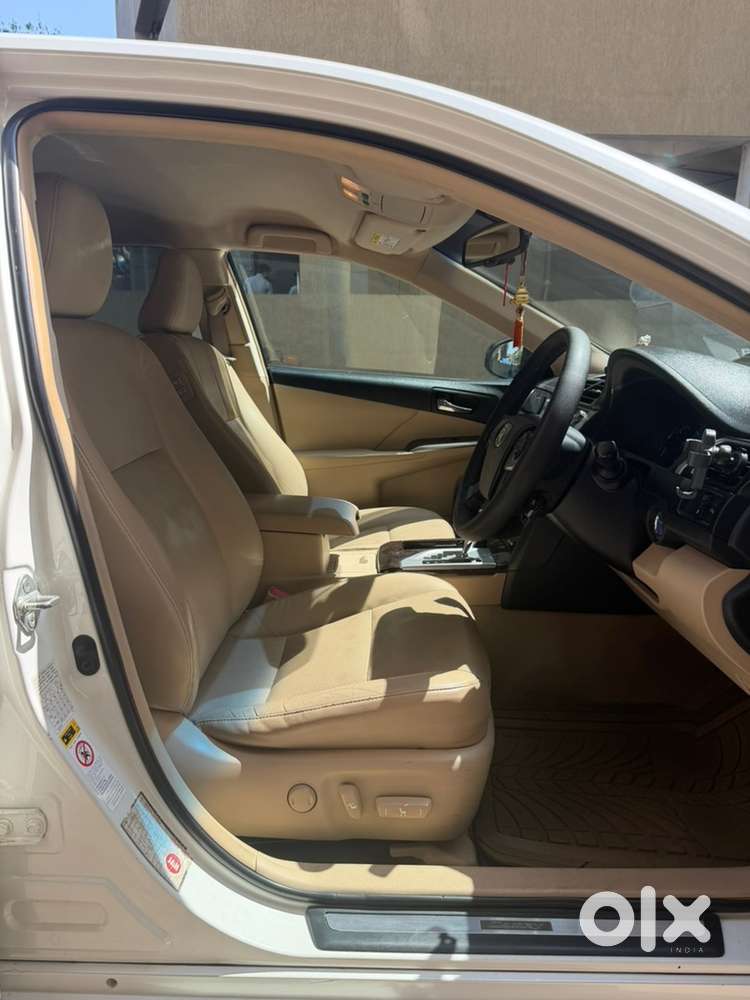 Toyota Camry Hybrid 2013 Pearl White, Well Maintained, 57200 Km Driven