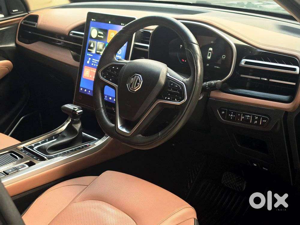 Mg Hector Plus Sharp Pro 1.5 Turbo Petrol Cvt 6 Str, 2023, Petrol