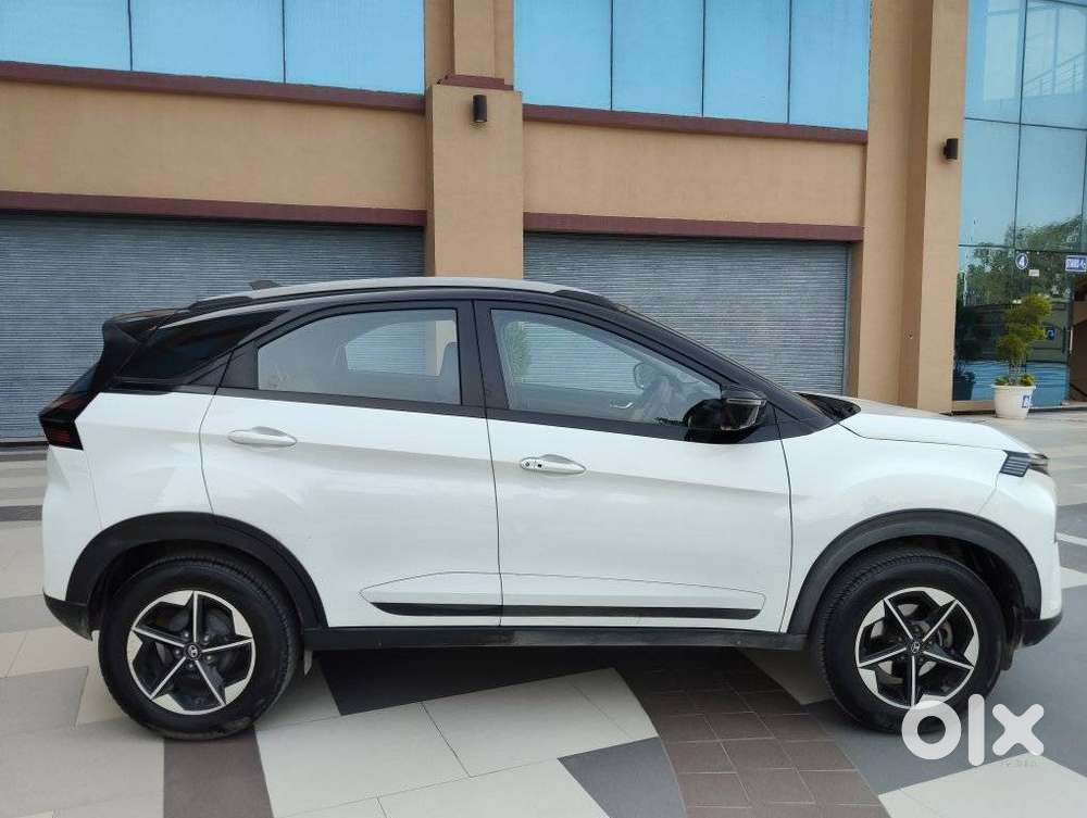 Tata Nexon, 2025, Petrol