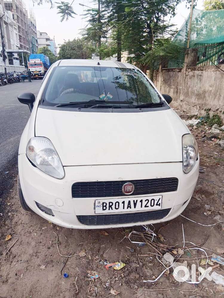 गाड़ी बेहतर कंडीशन में है। इसका माइलेज 24 किलोमीटर प्रति लीटर है। इसम