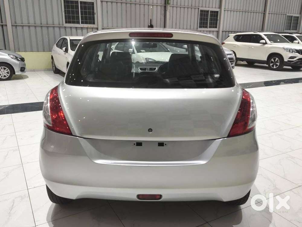 Maruti Suzuki Swift Vxi + Manual, 2012, Petrol
