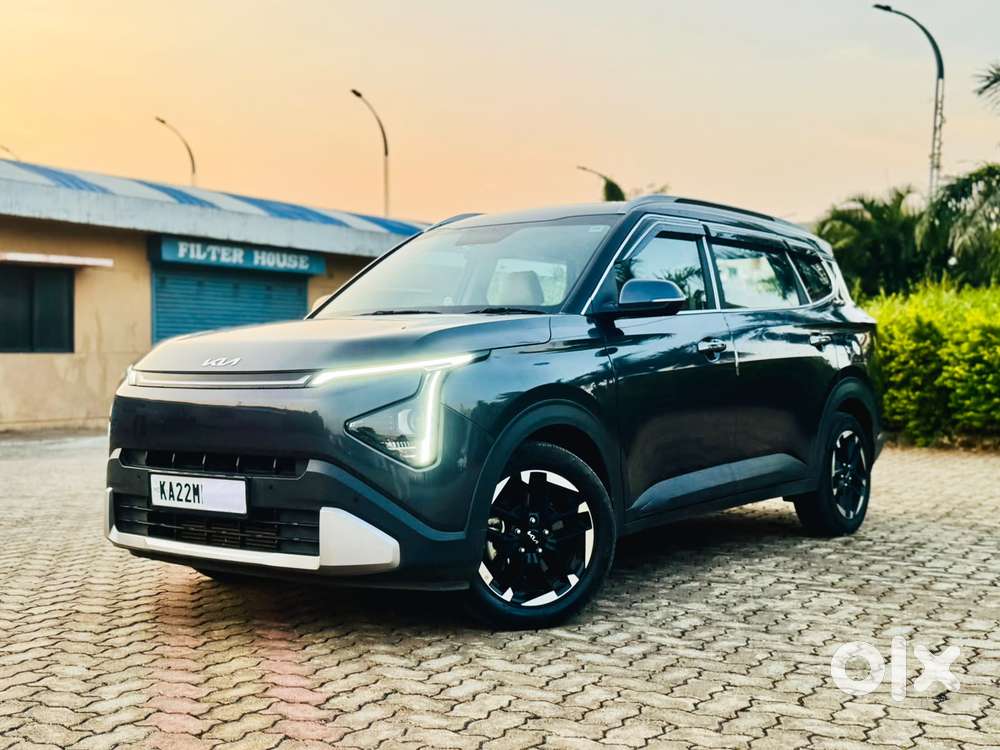 Kia Carens Clavis, 2025, Petrol