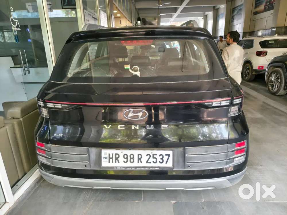 Hyundai Venue Sx Petrol Manual 1st Owner 2024