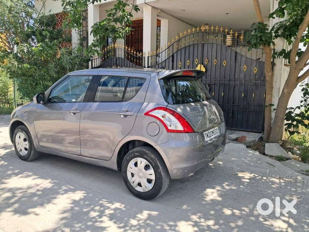 Maruti Suzuki Swift Vxi With Abs, 2013, Petrol