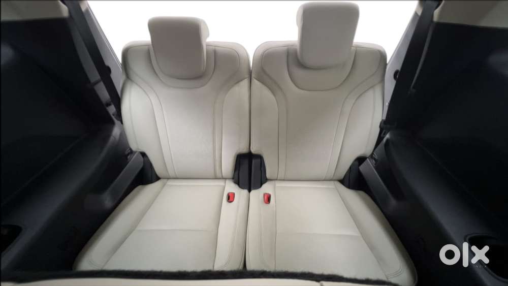 Mahindra Xuv700 2.0 Ax 7 Petrol At Luxury Pack Str, 2021, Petrol