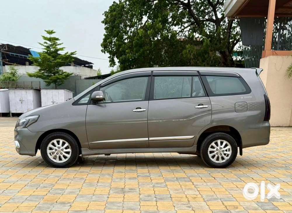 Toyota Innova 2013 Diesel 217000 Km Driven