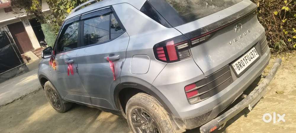Hyundai Venue 2022 Petrol 27000 Km Driven
