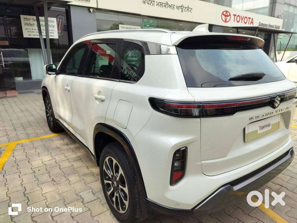 Maruti Suzuki Grand Vitara 1.5 Alpha Plus Intelligent Hybrid Ecvt, 2..