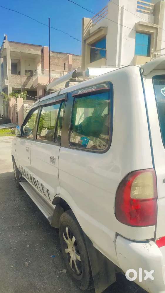 Chevrolet Tavera Neo3  2012 Diesel 250000 Km Driven