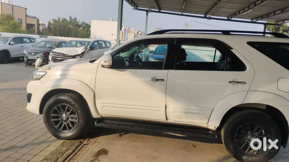 Toyota Fortuner 201516 Diesel 132000 Km Driven