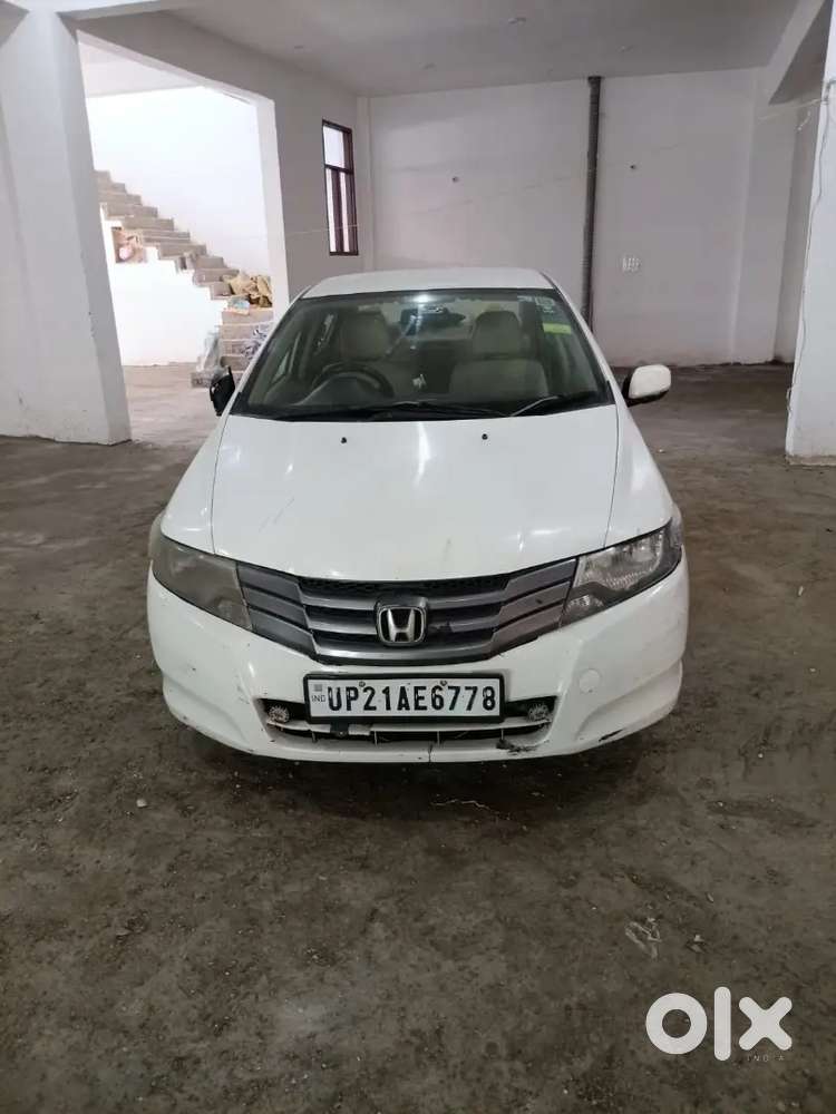 Honda City 2010 Cng & Hybrids 80000 Km Driven,tayar Is Good,