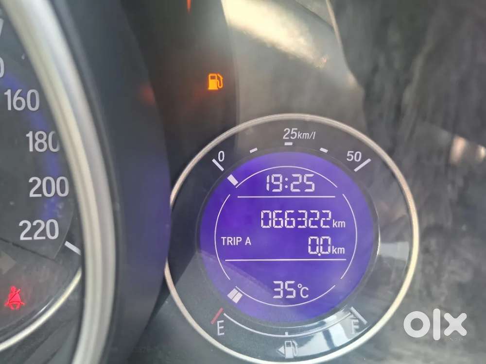 Honda Jazz [ ] 1.2 Vx I-vtec Mt, 2015, Petrol