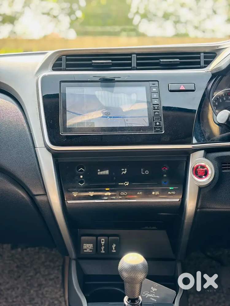 Honda City 1.5 V 2021
