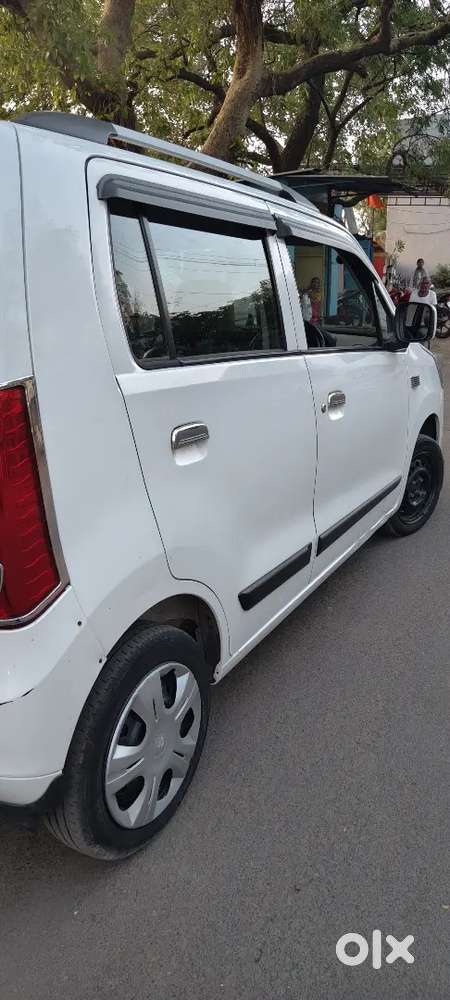 Vxi 4 Power Window Abs 4 Tyre 80% Top Model Back Wiper Back Cameraled