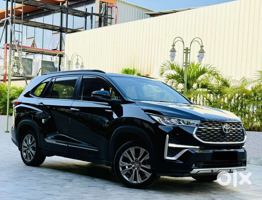 Toyota Innova Hycross 2.0 Zx Hybrid 7 Str, 2023, Petrol